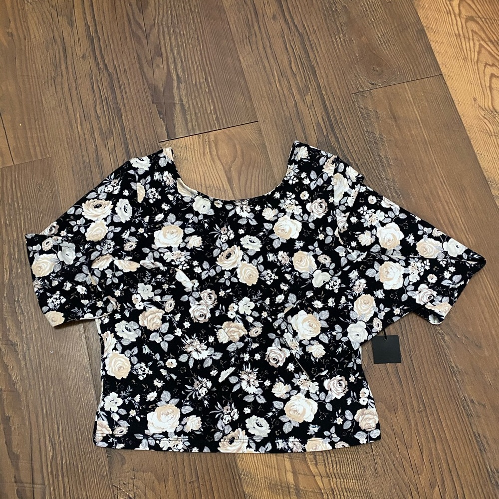 💕NEW Floral crop tops